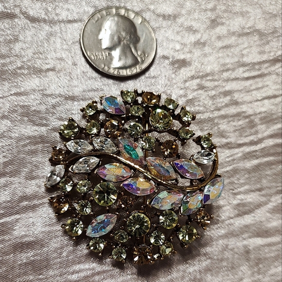 Clear Aurora Borealis Navette Mint Green Vintage Gold Tone Brooch Canary Topaz - Picture 5 of 10